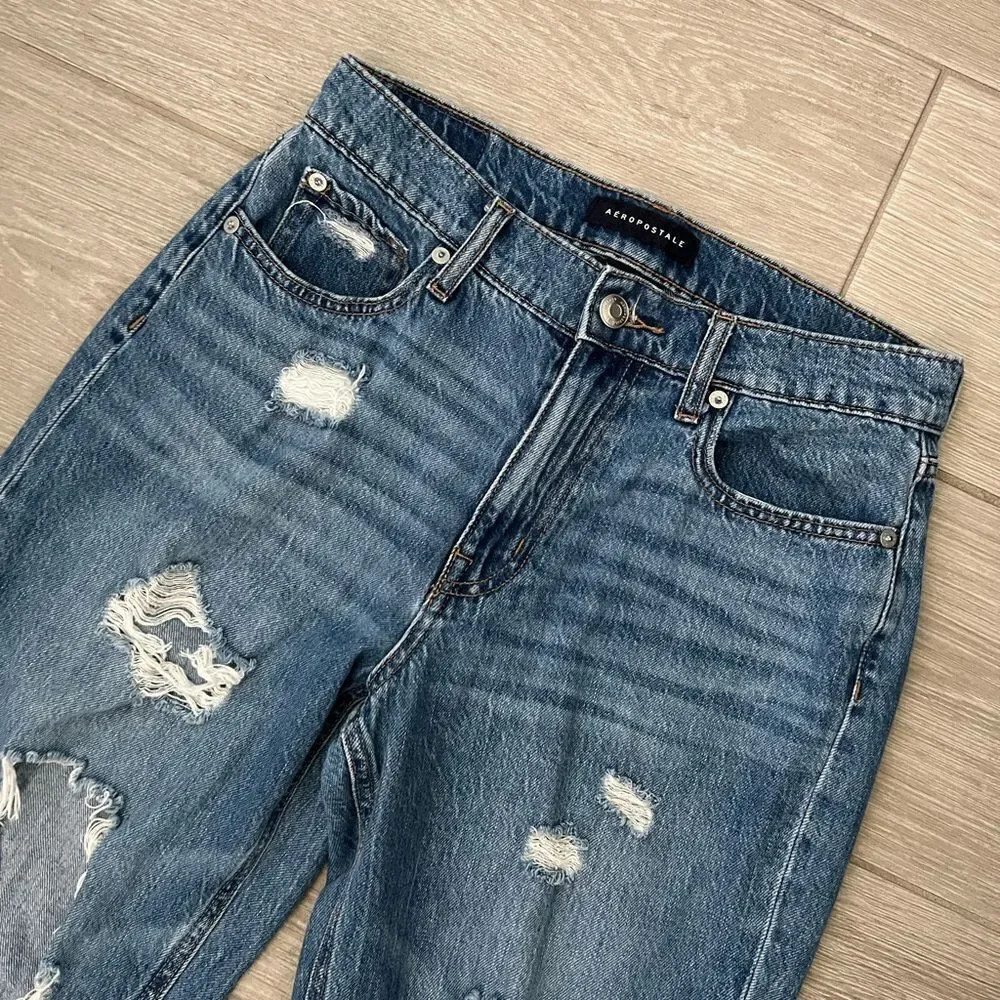 Aéropostale High-Rise Mom Jean size 6